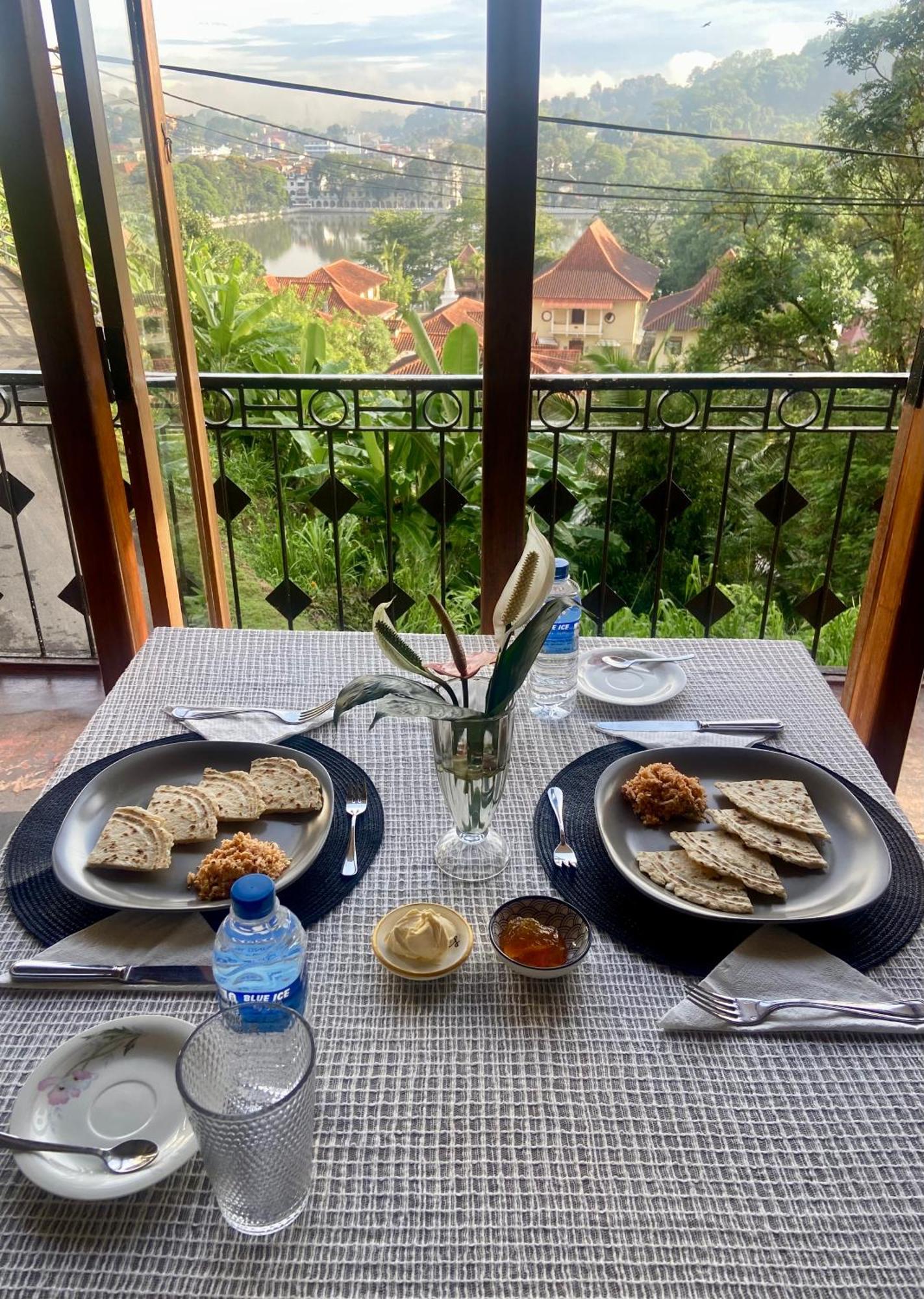 Sesatha Guest house *